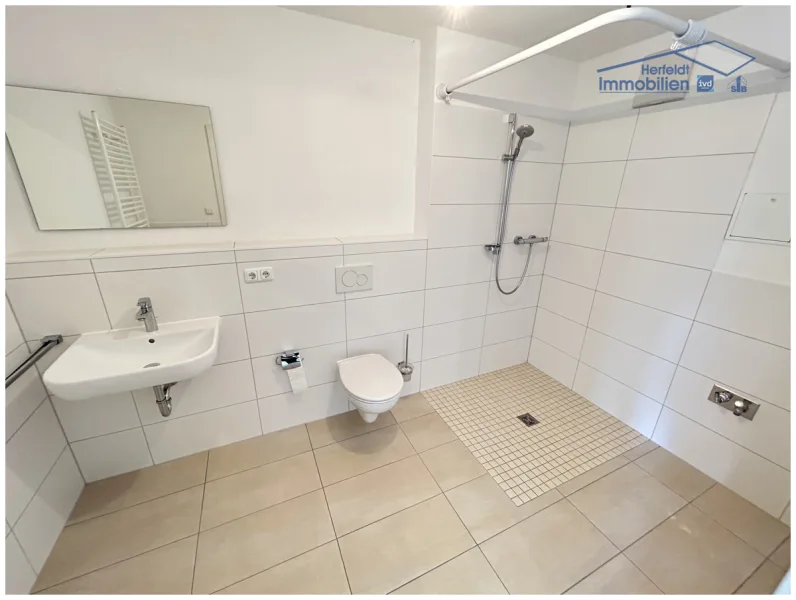 Modernes Badezimmer