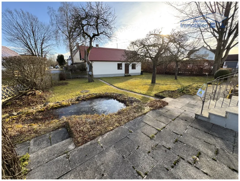 Kleiner Teich im Garten