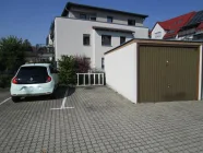 PKW-Stellplatz und optionale Garage