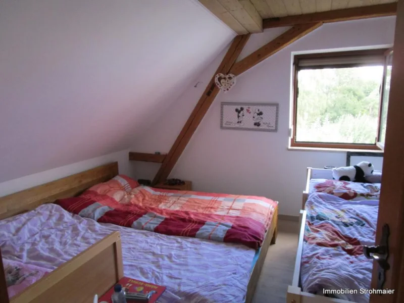 OG links, 3-Zi.Maisonettewhg.: Schlafzimmer