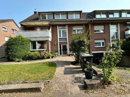 Hausansicht - Wohnung mieten in Kleve - frisch renovierte 4-Zimmer Wohnung in zentraler Lage