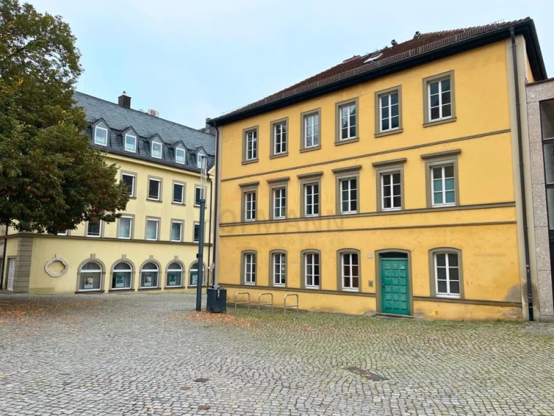 Außenansicht - Haus kaufen in Schweinfurt - Mehrgenerationenhaus im Herzen von Schweinfurt