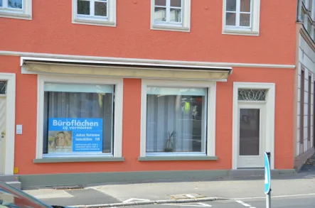 Markante Hausansicht - Laden/Einzelhandel mieten in Schweinfurt - schicker Laden für Büro und Dienstleistung zu vermieten