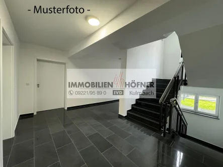 Treppenhaus - Musterfoto - - Wohnung kaufen in Windischeschenbach - Exklusive QNG-zertifizierte 2 Zimmer Neubauwohnung - Rendite sichern, massiv Steuern sparen, Klima schonen !!