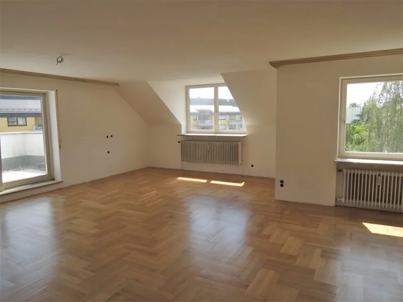  - Wohnung mieten in Bamberg - Großzügige Hainwohnung mit weitläufiger Dachterrasse