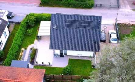 Vogelperspektive - Haus kaufen in Löhne - Neu in Löhne: Neuwertiges Energiesparhaus mit Garten und Effizienzklasse A