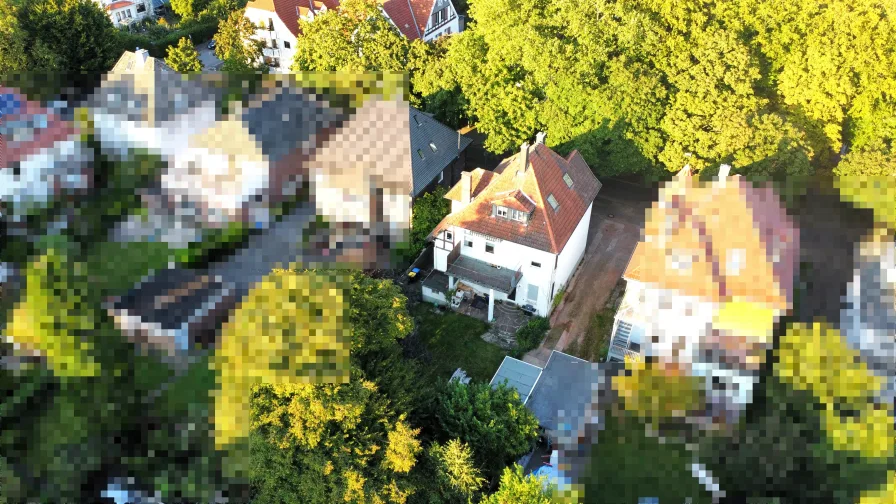 Vogelperspektive - Haus kaufen in Gütersloh - Ehrwürdige Unternehmervilla im sanierungsbedürftigen Zustand in bester Innenstadtlage von Gütersloh