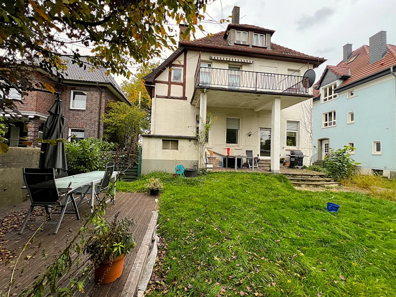 Gartenansicht - Haus kaufen in Gütersloh - Sanierungsbedürftige Unternehmervilla mit Garten in bester Innenstadtlage von Gütersloh