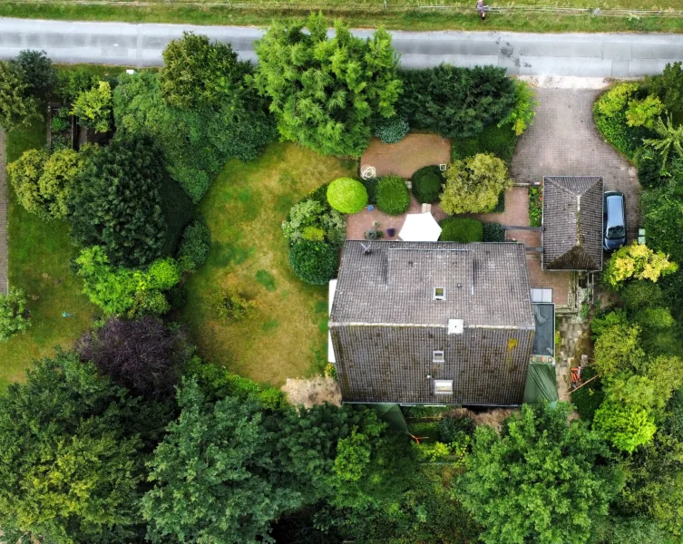 Vogelperspektive - Haus kaufen in Steinhagen - Neu in Steinhagen: Großzügiges Einfamilienhaus mit Garten in attraktiver Lage von Steinhagen