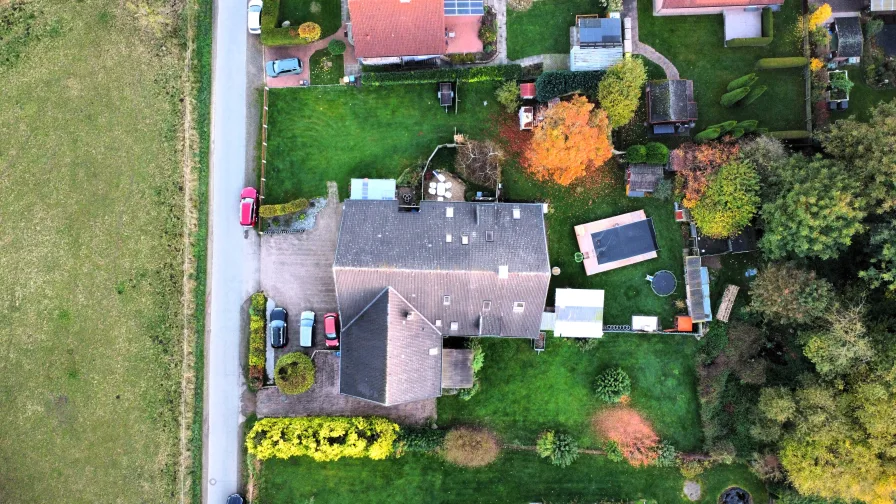 Drohnenperspektive - Haus kaufen in Porta Westfalica - Großfamilie gesucht - Gepflegtes Mehrgenerationenhaus mit 4 Wohneinheiten in Porta Westfalica