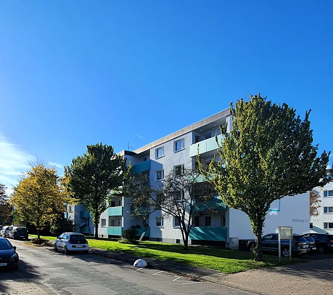 Außenansicht - Wohnung kaufen in Leopoldshöhe - Eigennutzer aufgepasst - Großzügige 4-Zimmerwohnung mit Balkon in guter Lage von Leopoldshöhe