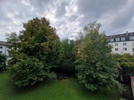 Ausblick vom Balkon.jpg - Wohnung mieten in München - Gemütliche 2,5 Zimmer Wohnung in Giesing