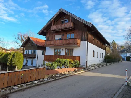 Ansicht Haus  - Wohnung kaufen in Starnberg - Vorschau 2025: Dachgeschoss-Wohnung in Starnberg - Percha mit kleinem Seeblick!