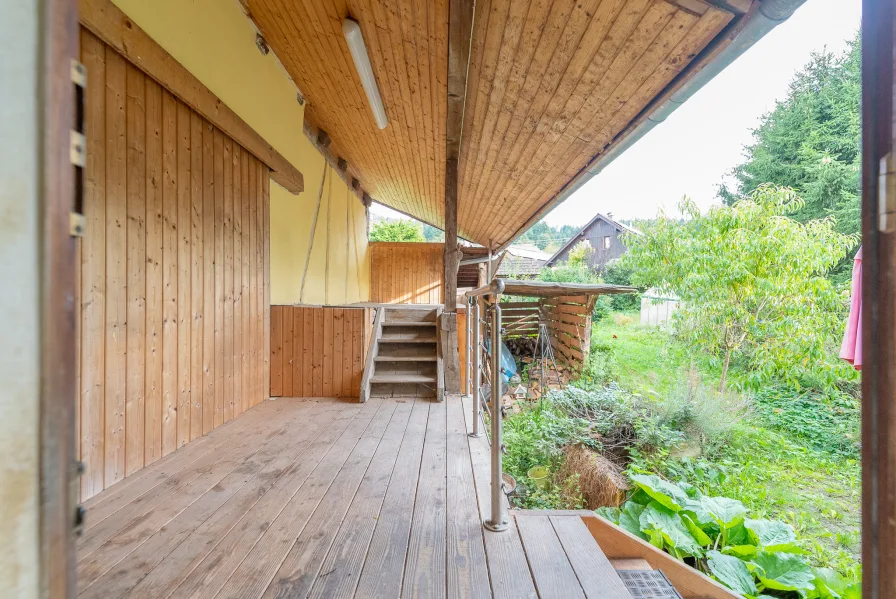 Terrasse mit Zugang zum Garten