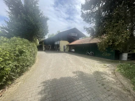 Wohnhaus - Haus kaufen in Langerringen / Schwabmühlhausen - Wohnhaus mit Lagerhalle+Stallung