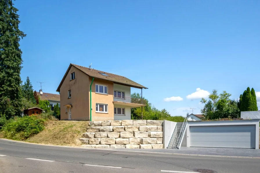 Straßenansicht - Haus kaufen in Gaienhofen - Halbinsel Höri: Leben mit Teilseesicht und Gestaltungsspielraum