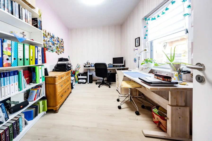 Büro EG