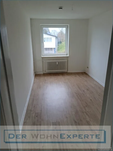 Zimmer1 - Wohnung mieten in Flensburg - 4 Zimmer Etagenwohnung mit Fördeblick und Balkon