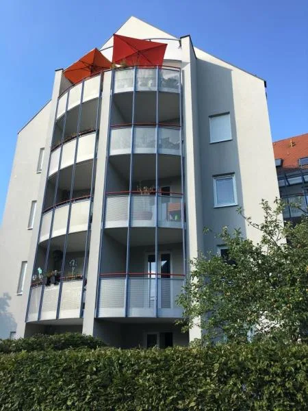 Ansicht  - Wohnung mieten in Nürnberg - HELLE 1-ZIMMERWOHNUNG - BALKON - EINBAUKÜCHE - HELL GEFLIESTES BAD - TG-STELLPLATZ