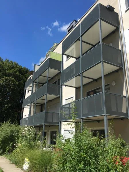 Gartenansicht - Wohnung mieten in Nürnberg - Großer Südbalkon - 2-Zimmerwohnung im 2. OG - NEUBAU 2018 NIBELUNGENPLATZ - TG-Stellplatz 