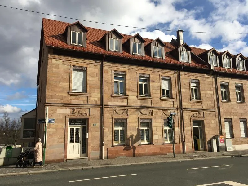 Hausansicht - Wohnung mieten in Fürth - Tolle 3-Zimmerwohnung mit Loggia zum Wiesengrund - Königstraße - Direkt an der City