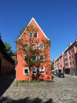 Hausansicht - Wohnung mieten in Nürnberg - Grosse Terrasse - Helle Dreizimmerwohnung in der Altstadt - Einbauküche