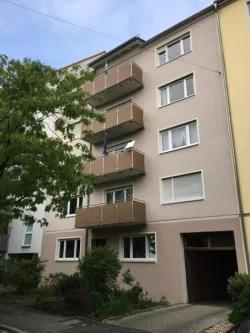 IMG_5039 - Wohnung mieten in Nürnberg - Komplett neu renovierte Wohnung - Schöne Bodenbeläge! - Einbauküche - Balkon