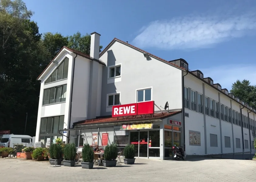 Ansicht - Laden/Einzelhandel kaufen in Feldafing - REWE-Markt im Speckgürtel von München