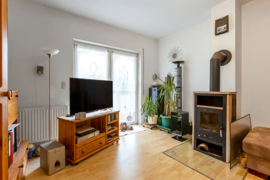Wohnzimmer - Haus kaufen in Haßbergen - Kapitalanlage auf Nießbrauchbasis:Bungalow mit Einliegerwohnung,auf der Achse Bremen - Hannover