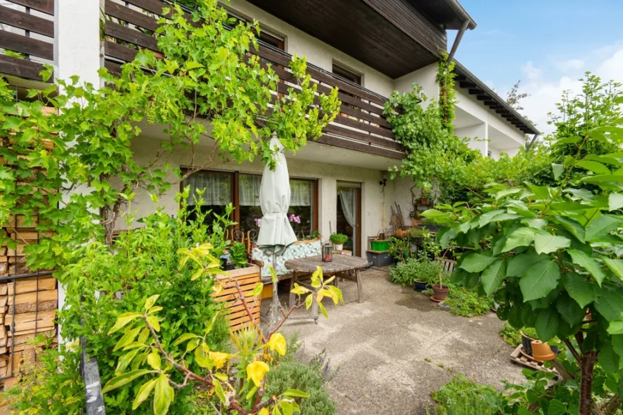 Titelbild - Haus kaufen in Forstern - Reihenhaus mit herrlich grünem Garten, Nießbrauchimmobilie als Kapitalanlage