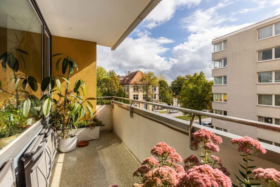  - Wohnung kaufen in München - Kapitalanlage / Kauf auf Nießbrauchbasis / 3-Zi-ETW mit Balkon / Zentral gelegen / Nähe Olympiapark