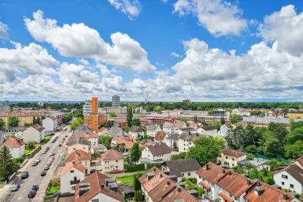 Ausblick Balkon - Wohnung kaufen in Ingolstadt - 3-Zimmer-ETW mit traumhaftem Blick über Ingolstadt / Süd-Balkon / inkl. Keller & Garage