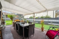 Westterrasse mit Garten im EG