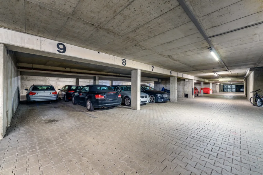 Tiefgarage mit Stellplatz