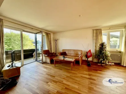Wohnzimmer - Wohnung kaufen in Bernau am Chiemsee - Geräumige 3-Zimmerwohnung nahe dem Ortskern