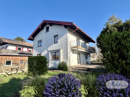 Beispielbild Hausansicht - Haus kaufen in Prien am Chiemsee - Zweifamilienhaus in begehrter Lage