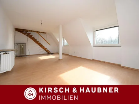 Große 4-Zimmer-Wohnung - Wohnung kaufen in Nürnberg - 4-Zimmer-Wohnung mit zusätzlichem Ausbaupotential, Nürnberg - Eibach, Am Forstweiher