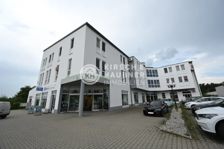 Markantes Geschäftshaus - Büro/Praxis mieten in Burgthann - Absolut flexible Büro-/Praxis-/Dienstleistungsflächen, Gewerbeareal Burgthann - Espenpark