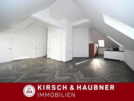 Tolle Raumhöhe - Wohnung mieten in Neumarkt - Loftartige 3-Zimmer-Wohnung mit Dachterrasse,Neumarkt - Hallstraße