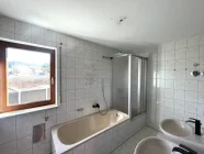 Großes Badezimmer