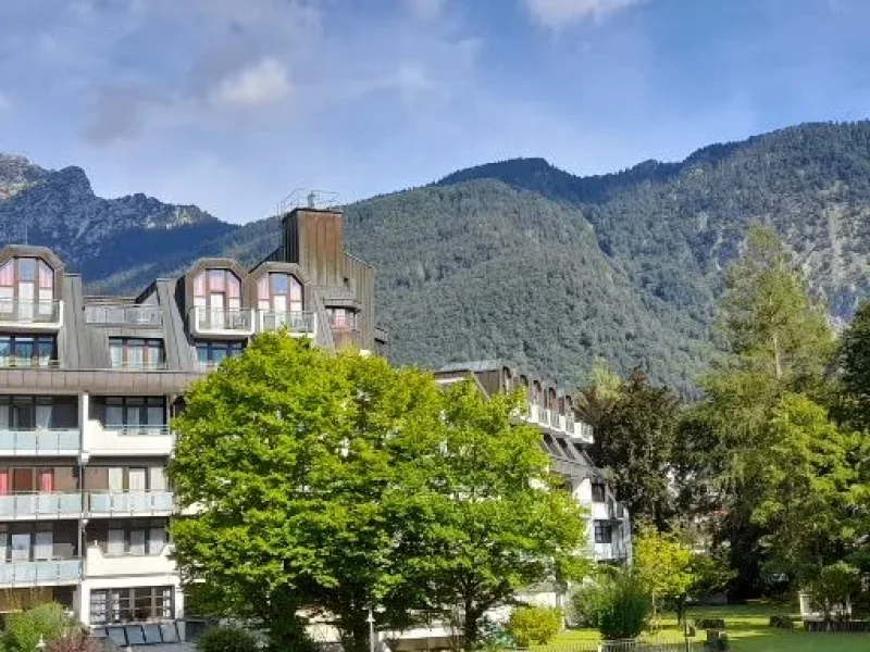 Balkon Ausblick 1 - Wohnung kaufen in Bad Reichenhall - Zentrale, ruhige 1- Zimmerwohnung mit Balkon