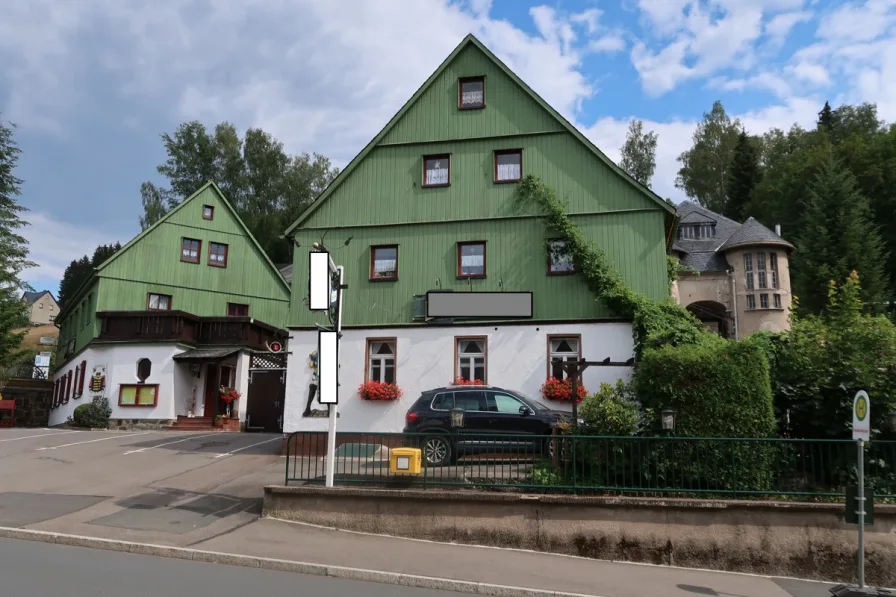  - Haus kaufen in Klingenthal/Sachsen / Aschberg - Ehemalige Pension mit Gaststube und alter Turnhalle!