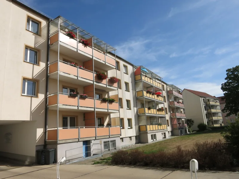 Hofseite - Wohnung mieten in Plauen - Schöne 4-Zi.-Wohnung mit Balkon im Zentrum!