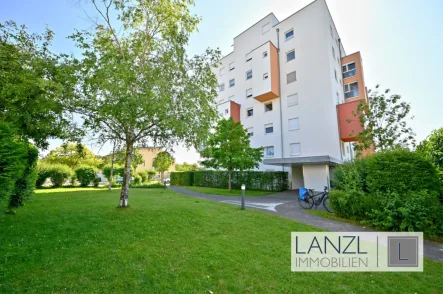 Hausansicht - Wohnung kaufen in Poing b München - Panorama-Tower - Hochwertige 3 Zi. Wohnung mit EBK und FBH