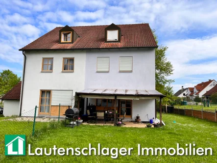 1 Haus - 2 Wohneinheiten - Haus kaufen in Velburg - 2 Häuser - ein Preis! Komplettes NATO-Doppelhaus mit Garagen in der Stadt Velburg