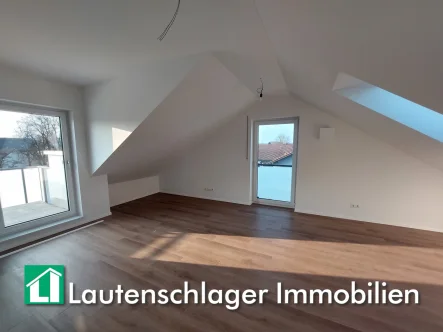 Stylische Dachgeschoss-Wohnung - Wohnung mieten in Regensburg - Herrliche Dachgeschosswohnung mit West-Loggia in Regensburg