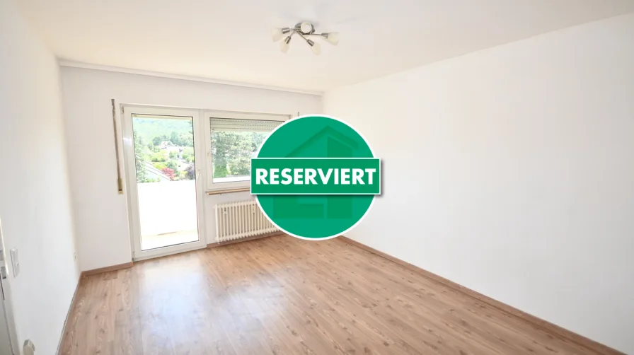 Kompaktes Appartement - Wohnung kaufen in Neumarkt in der Oberpfalz - Starterwohnung!Kompakte 1-Zimmer-Wohnung mit Balkon und herrlichem Ausblick in Neumarkt