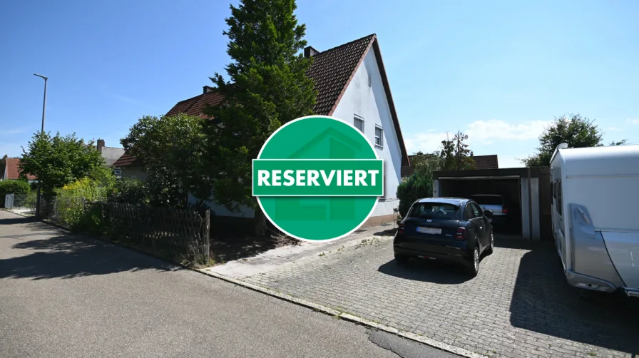 Ruhige Wohnlage - Haus kaufen in Neumarkt-Hasenheide - Hier ist Renovierungsgeschick gefragt! Ihre Doppelhaushälfte in familienfreundlicher Lage Neumarkts