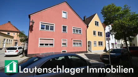 Außenansicht - Wohnung mieten in Neumarkt - Mitten in der City!Riesige 5-Zimmer-Wohnung mit Garage in der Neumarkter Altstadt