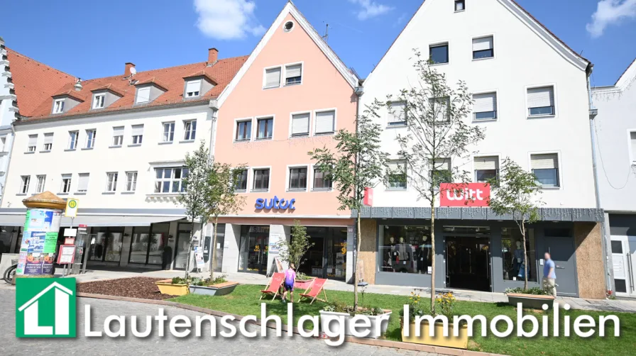 Zentrale Lage am Marktplatz - Büro/Praxis mieten in Neumarkt in der Oberpfalz - Mitten in der Stadt! Großflächige Gewerberäume, nutzbar als Büro, Praxis etc., Neumarkt-Oberer Markt